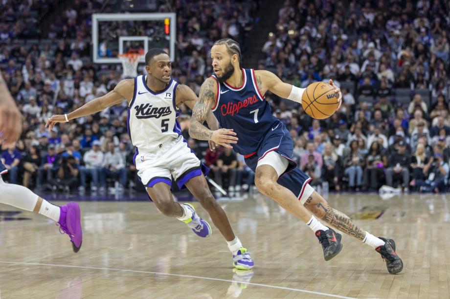 鲍威尔31+12哈登22+8 快船险胜国王