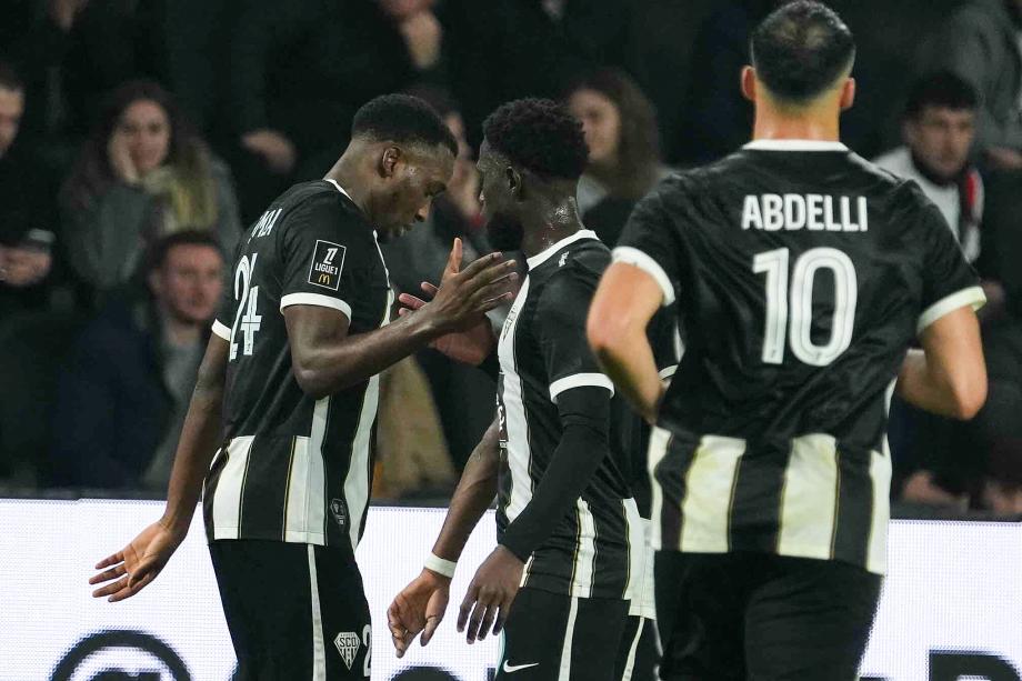 李刚仁2射1传 巴黎4-2昂热获联赛四连胜