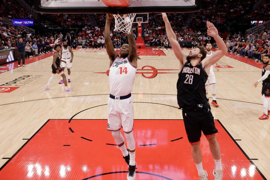 格林21+7哈登战旧主19分 替补发威火箭胜快船