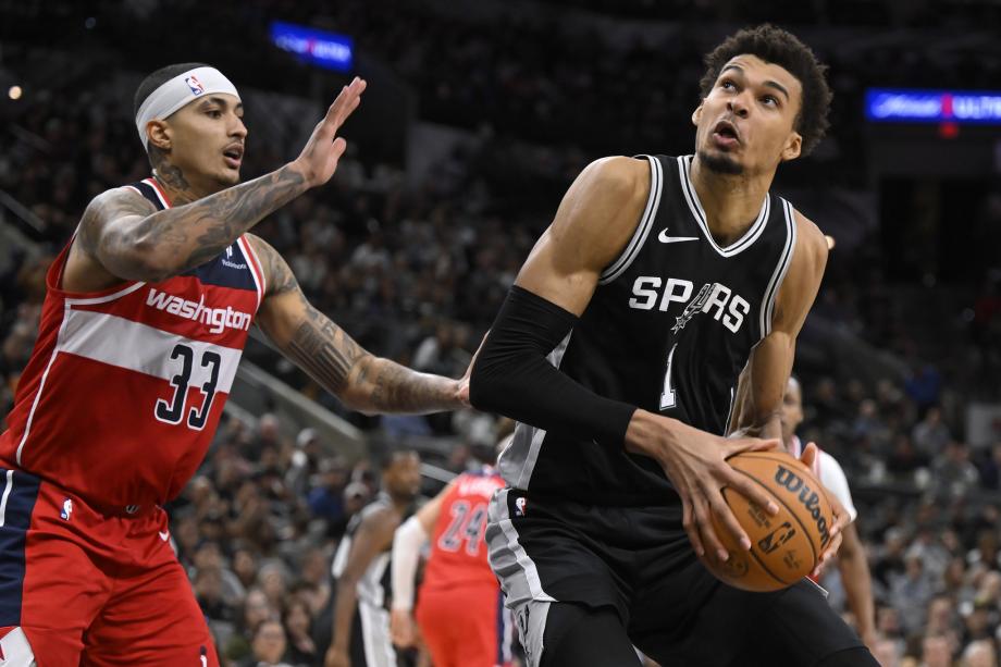 NBA-文班亚马爆砍50分普尔42分 马刺送奇才6连败