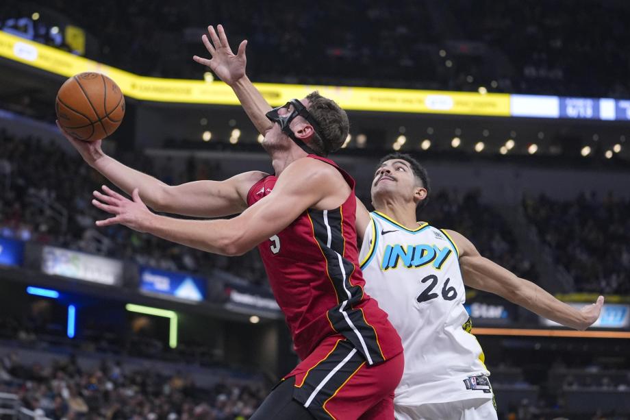 特纳34分力克对手 步行者119-110热火