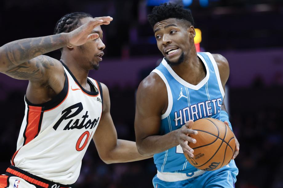 三球35+9坎宁安27分 米勒38分黄蜂加时胜活塞