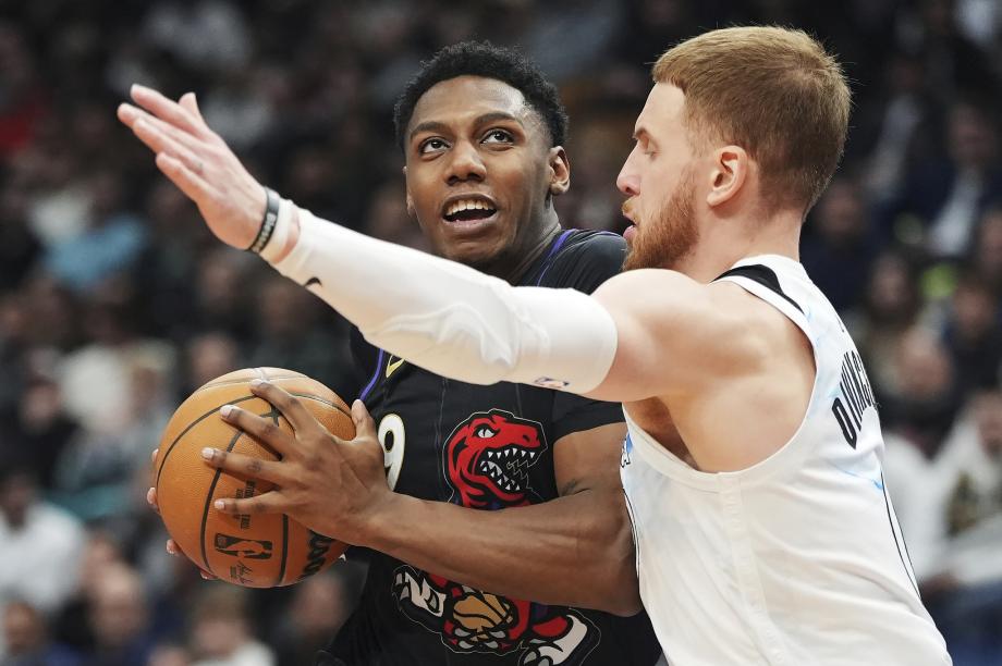 巴雷特31分爱德华兹26分 猛龙胜森林狼