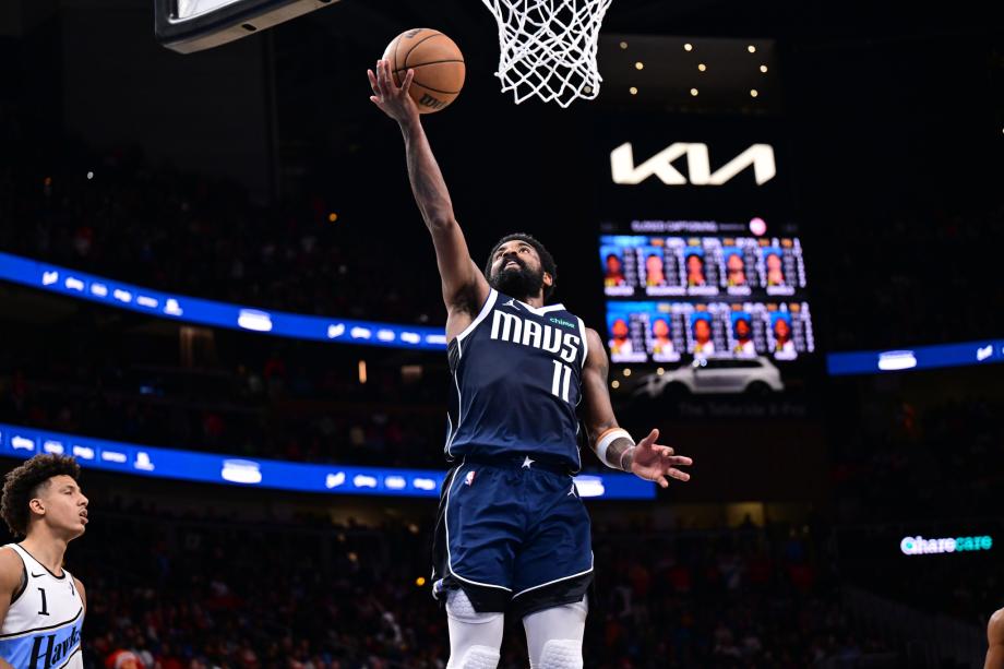 欧文32+7特雷-杨18+16 独行侠客场战胜老鹰