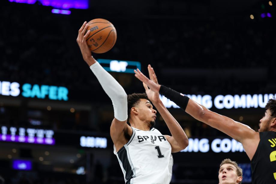 文班亚马34+7乔治26+5 马刺击败爵士取四连胜