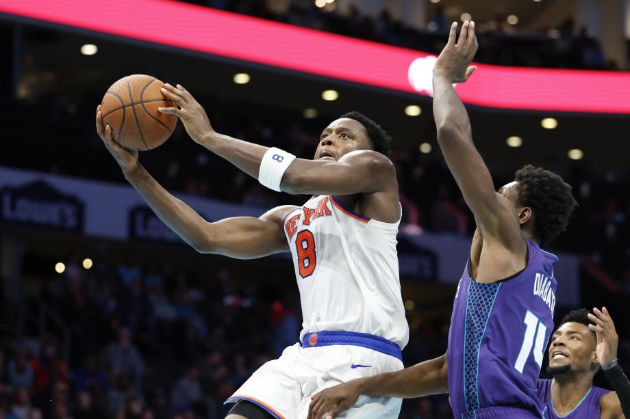 布伦森31+6+6 尼克斯末节逆转1分险胜黄蜂