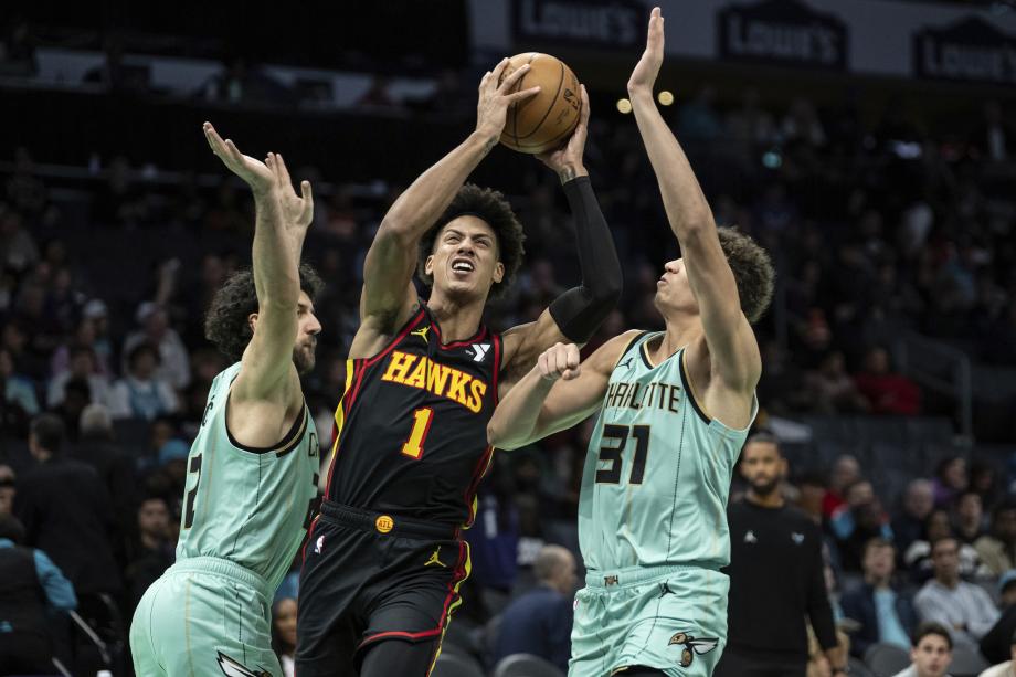 老鹰107-104险胜黄蜂取3连胜 布兰登-米勒砍32分