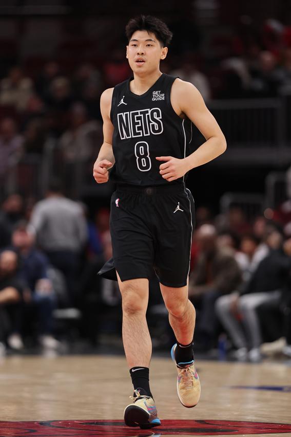 崔永熙2分2板首取运动战得分 篮网惨败公牛