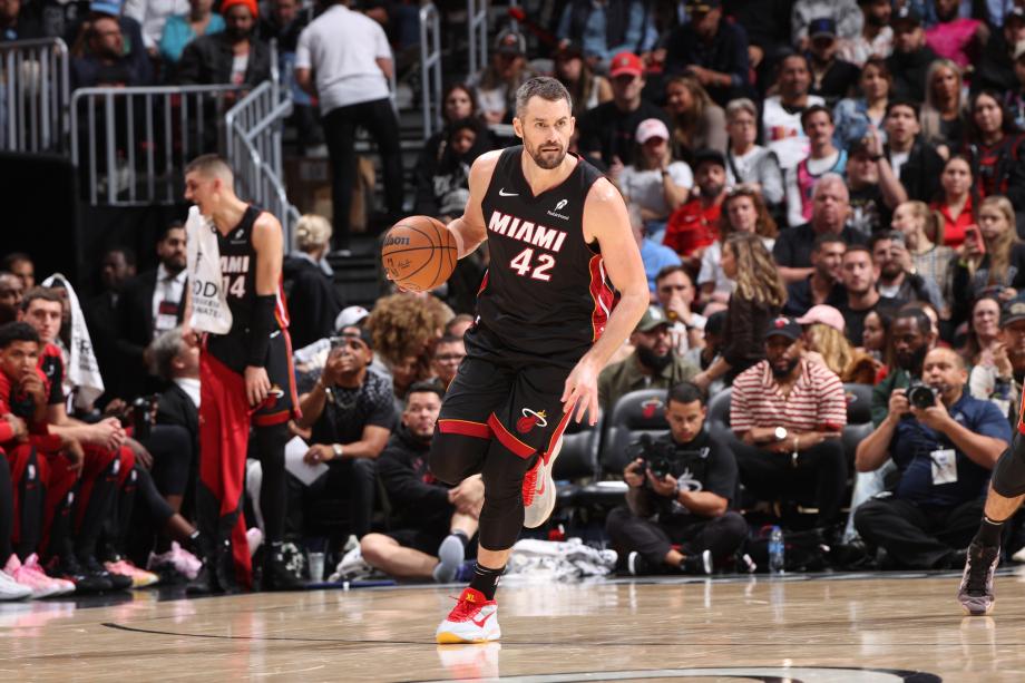 詹姆斯29+8浓眉迷失 希罗单节21分热火击溃湖人