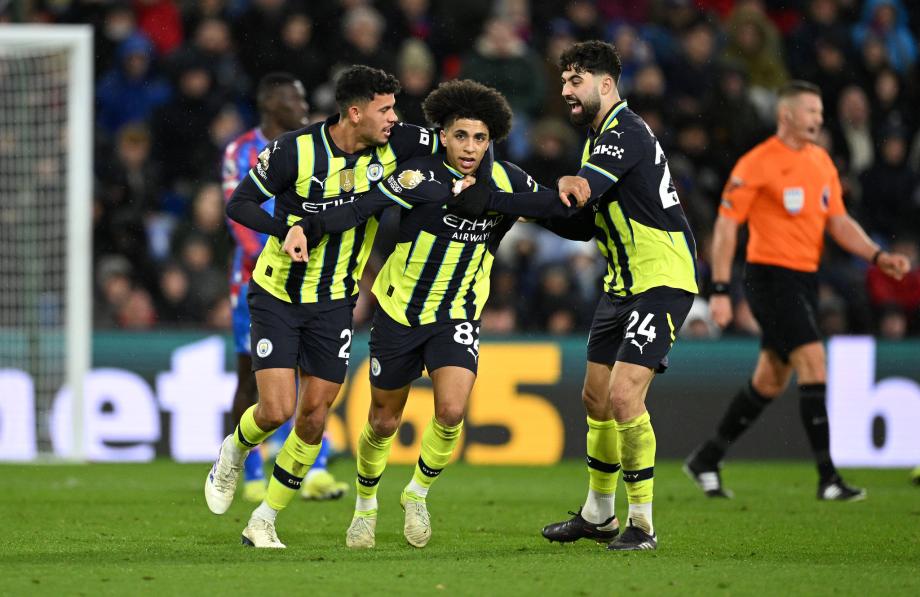 刘易斯破门沃克漏人致丢球 曼城2-2平水晶宫