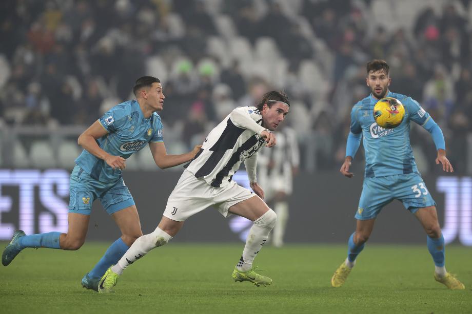 弗拉霍维奇点射绝平 尤文主场2-2威尼斯