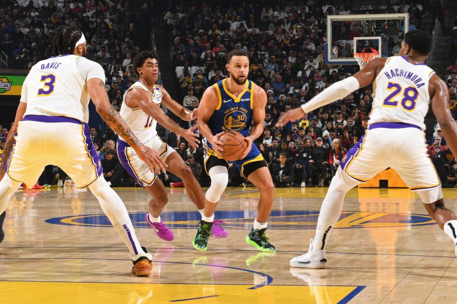 詹姆斯31+10库里38分里夫斯绝杀 湖人险胜勇士