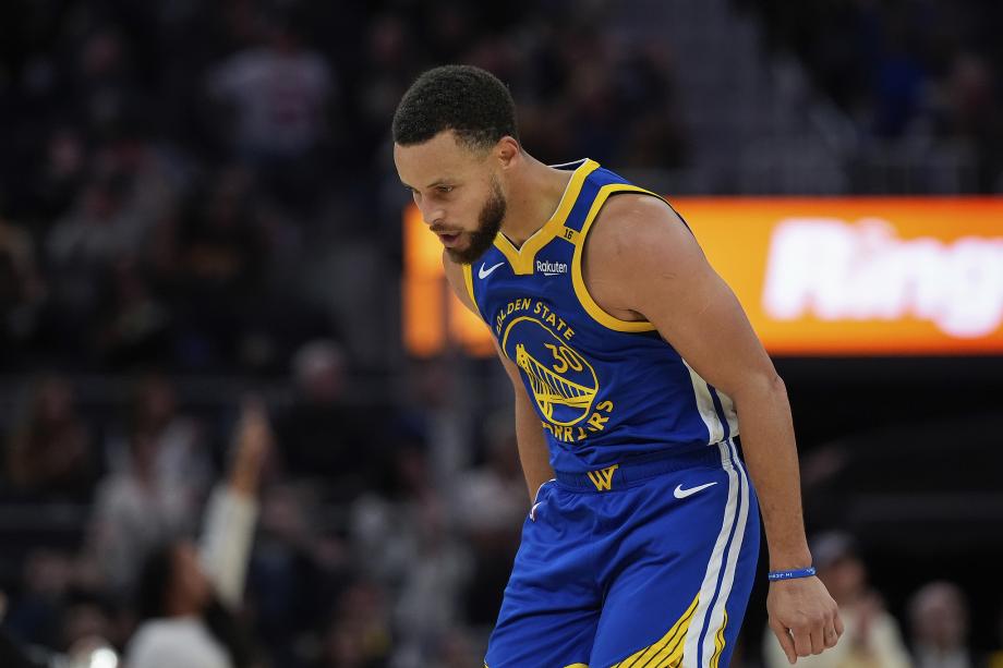 勇士109-105险胜太阳 库里22+6+6 杜兰特31分