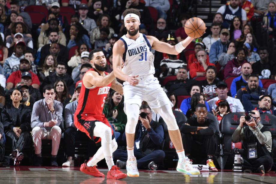 申京23+6欧文16分 火箭4人18+送独行侠3连败