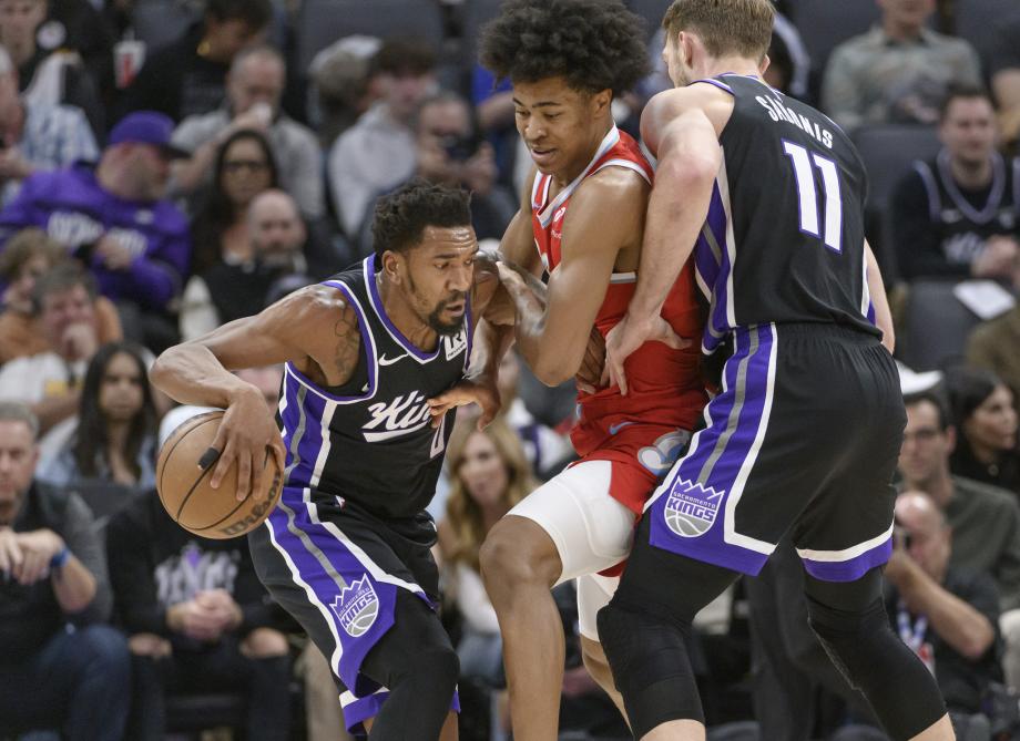 小萨博尼斯两双蒙克31+6 国王6人上双力擒灰熊