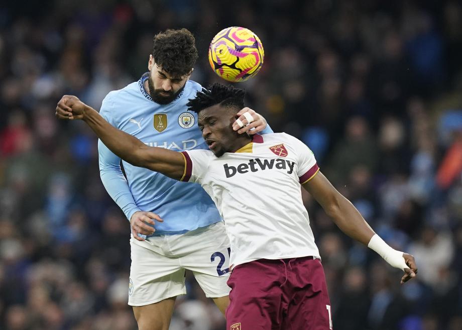 萨维尼奥造三球哈兰德双响 曼城4-1取两连胜