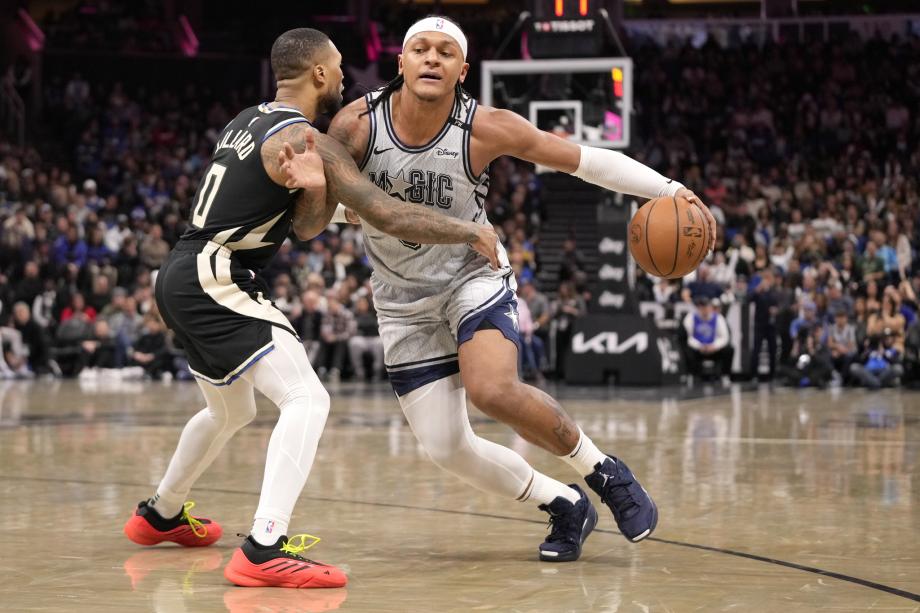 字母哥41+14班凯罗复出34+7 雄鹿险胜魔术3连胜