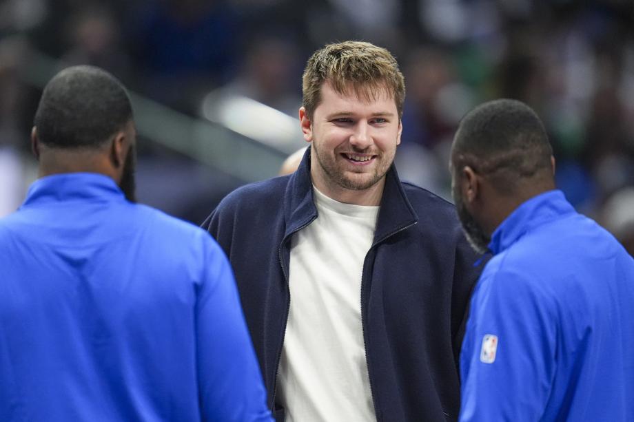 约基奇19+18+9克莱25+6 掘金擒独行侠三连胜