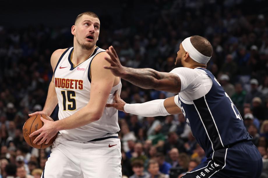 穆雷45+6欧文11分 约基奇三双掘金力克独行侠