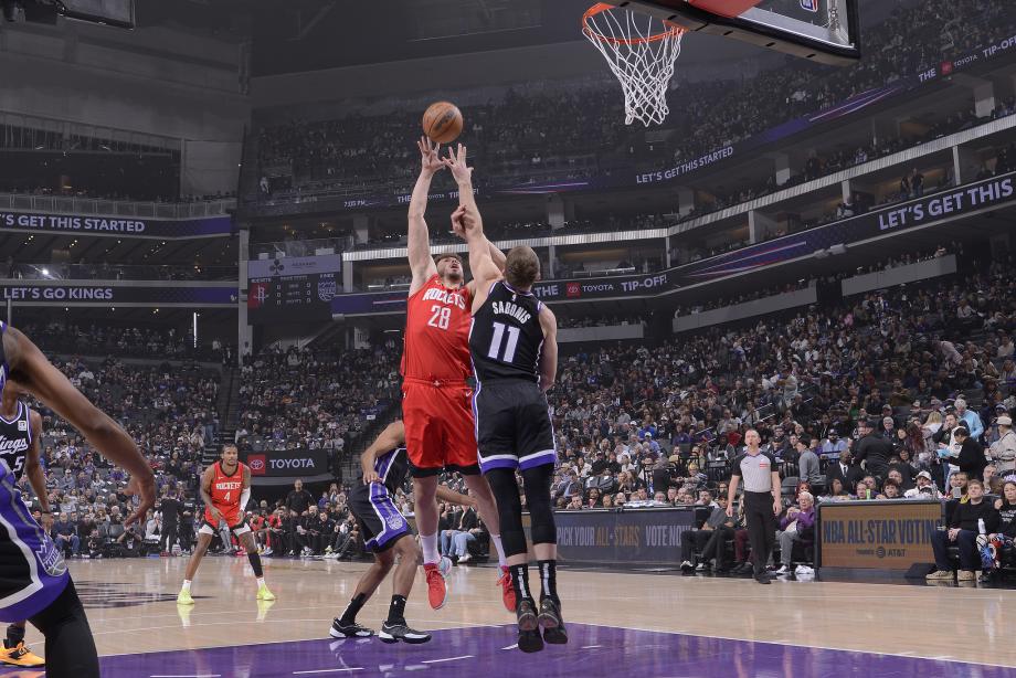 德罗赞31分格林28分 小萨20+14国王险胜火箭