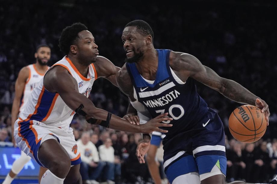 爱德华兹36＋13 森林狼客场力克尼克斯