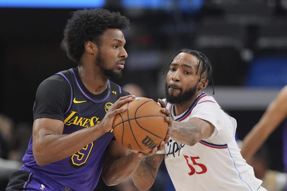 哈登里程碑詹姆斯25+11 快船轻取湖人4连胜