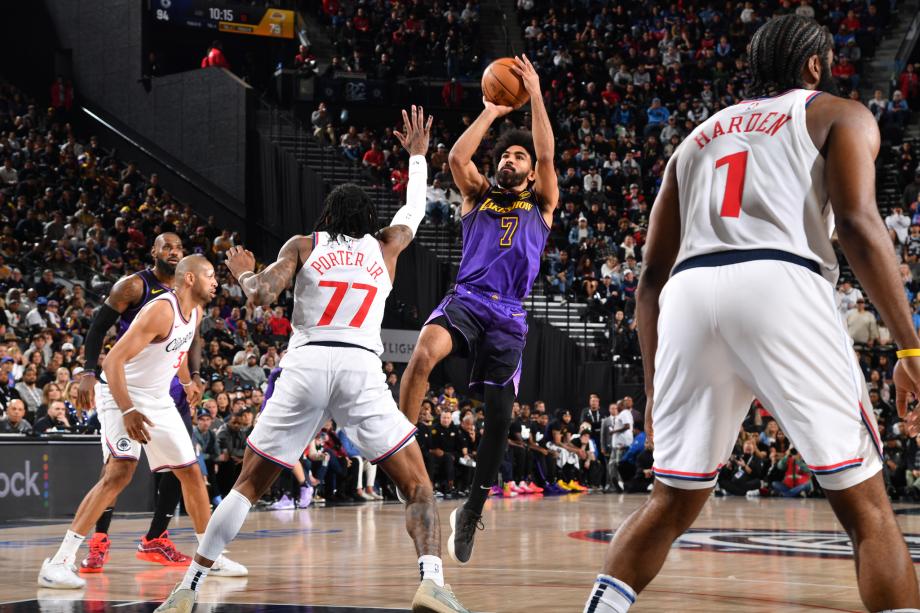 哈登里程碑詹姆斯25+11 快船轻取湖人4连胜