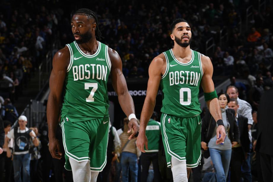 塔图姆22+9+7库里18分 凯尔特人40分狂胜勇士