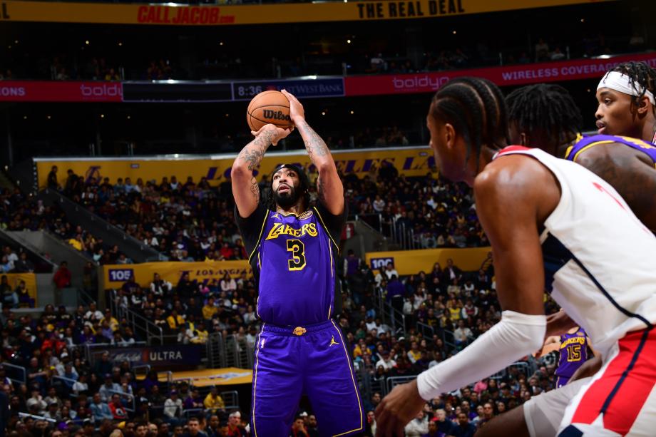 詹姆斯三双浓眉29+16+5 湖人主场轻取奇才