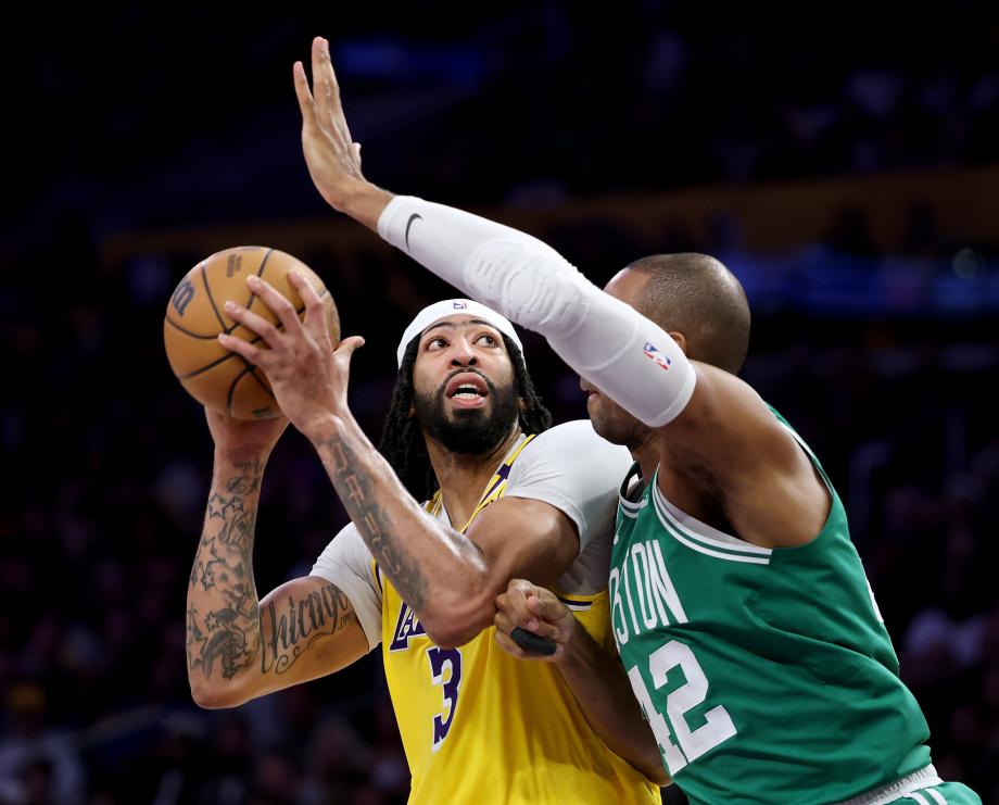 詹姆斯20+14+6 湖人主场117-96大胜凯尔特人