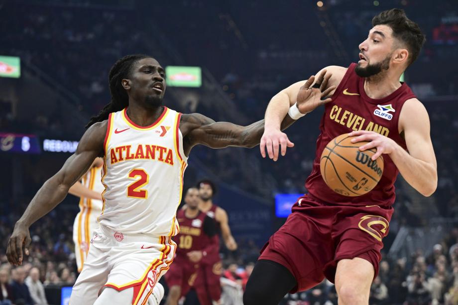 米切尔24+6特雷杨两双 加兰26+7骑士大胜老鹰