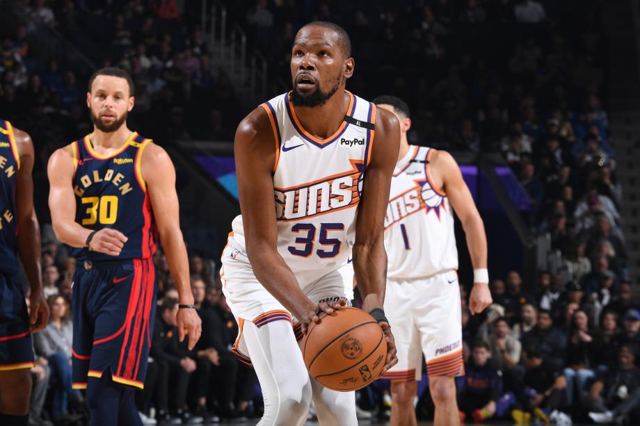 布克31+11库里14分 太阳客场终结勇士连胜