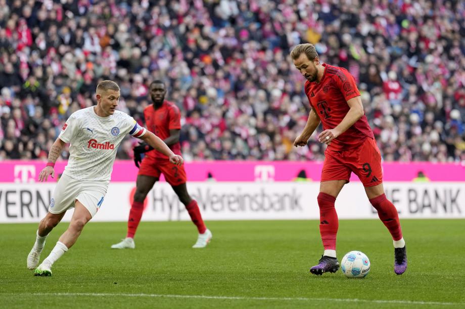 德甲-凯恩双响 拜仁4-3险胜基尔迎联赛6连胜