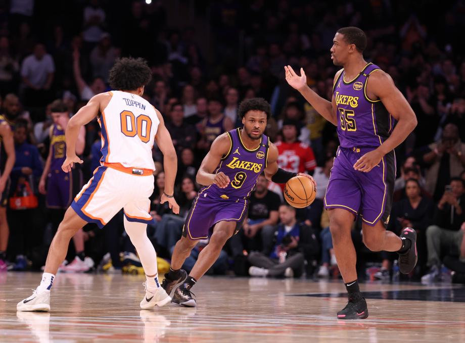 詹姆斯33+11+12哈特26+13+11 湖人胜尼克斯