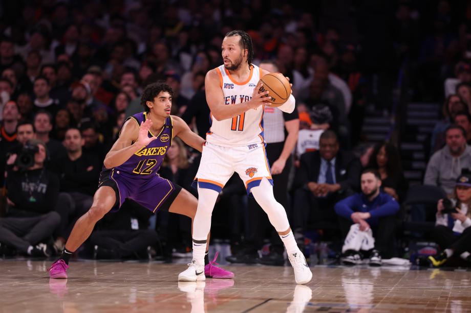 詹姆斯33+11+12哈特26+13+11 湖人胜尼克斯