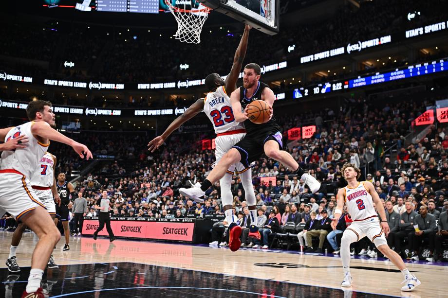 库里空砍32分波杰生涯之夜 勇士憾负爵士