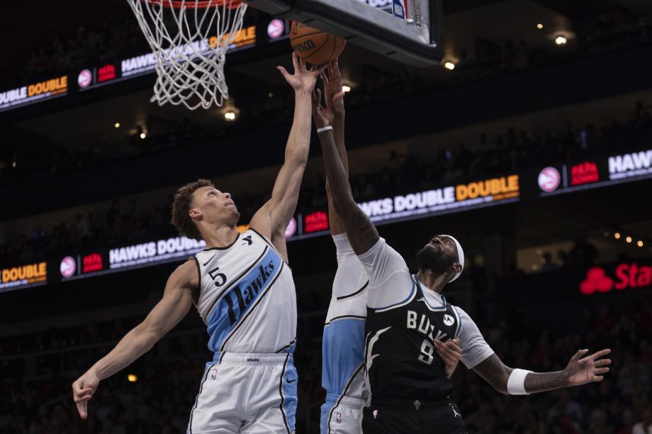 老鹰115-110逆转雄鹿 特雷-杨24+7丹尼尔斯15+6+10