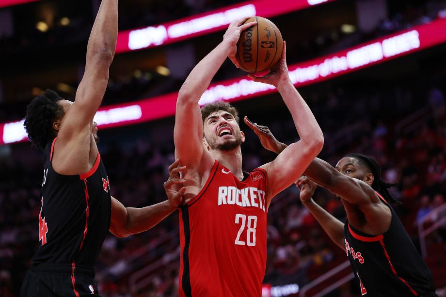 杰伦-格林18+9兰代尔11分 火箭擒猛龙结束6连败