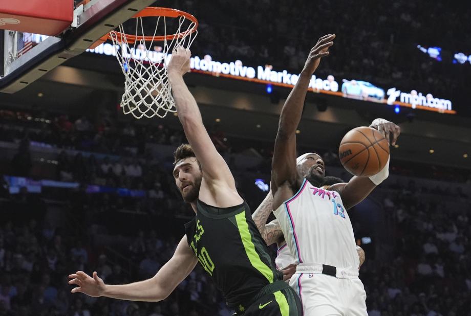 塔图姆33分阿德巴约22+12 绿军轻取热火