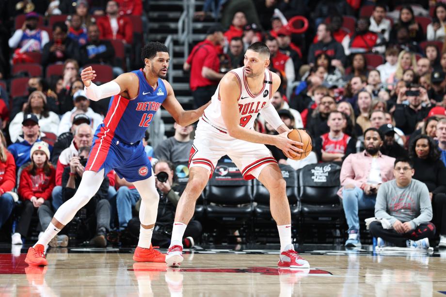 坎宁安20分比斯利三分里程碑 活塞客胜公牛