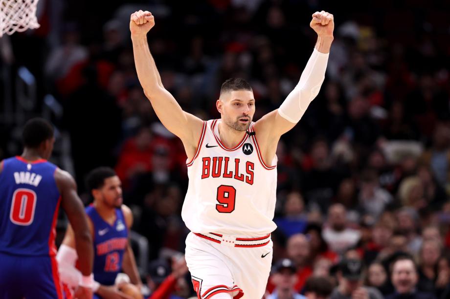 坎宁安20分比斯利三分里程碑 活塞客胜公牛