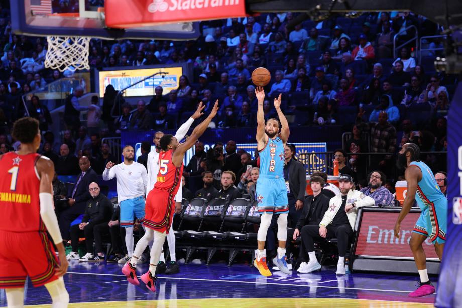 NBA全明星正赛:库里MVP 奥尼尔队夺冠