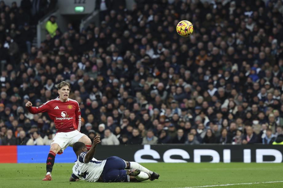 英超-麦迪逊破门加纳乔失良机 曼联0-1不敌热刺