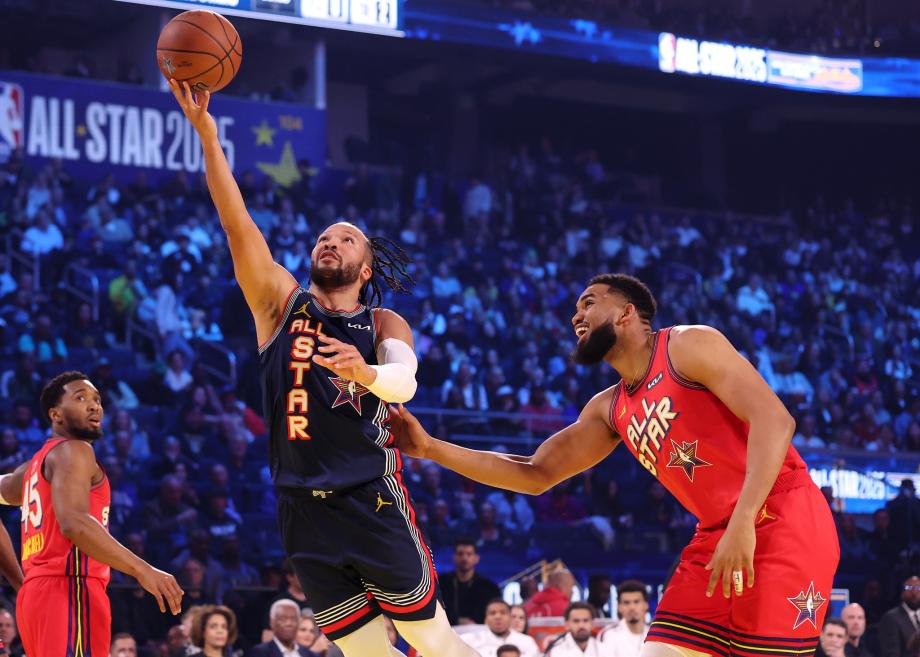 NBA全明星正赛:库里MVP 奥尼尔队夺冠