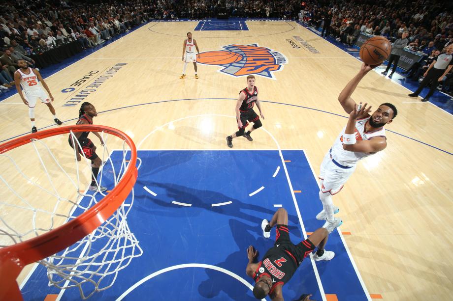 唐斯32+18布伦森22+12 尼克斯加时险胜公牛