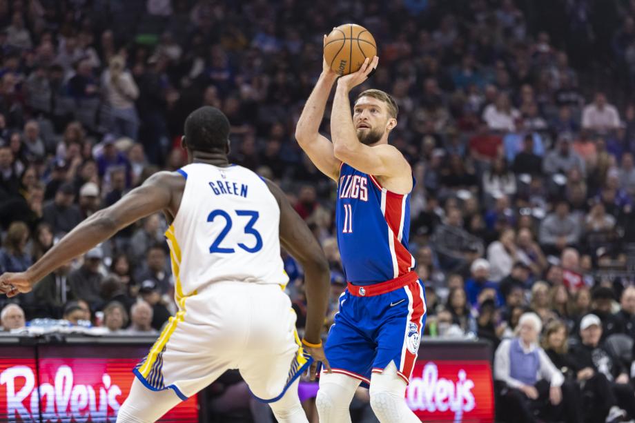 库里20分勇士四人20+大胜国王 升至西部第九