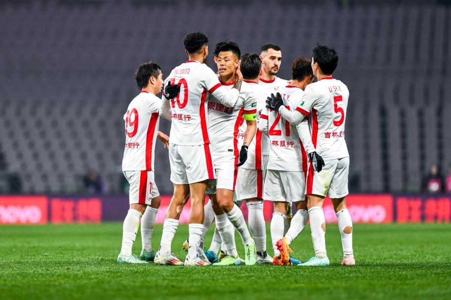 米内罗破门路易斯进球 上海申花险胜长春亚泰