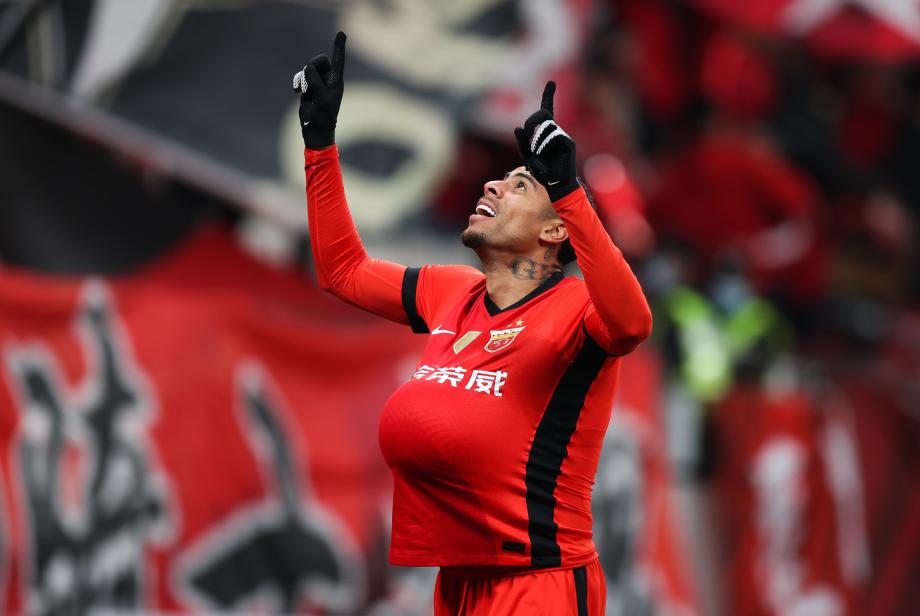 徐新妙传古斯塔沃双响 上海海港3-1深圳新鹏城