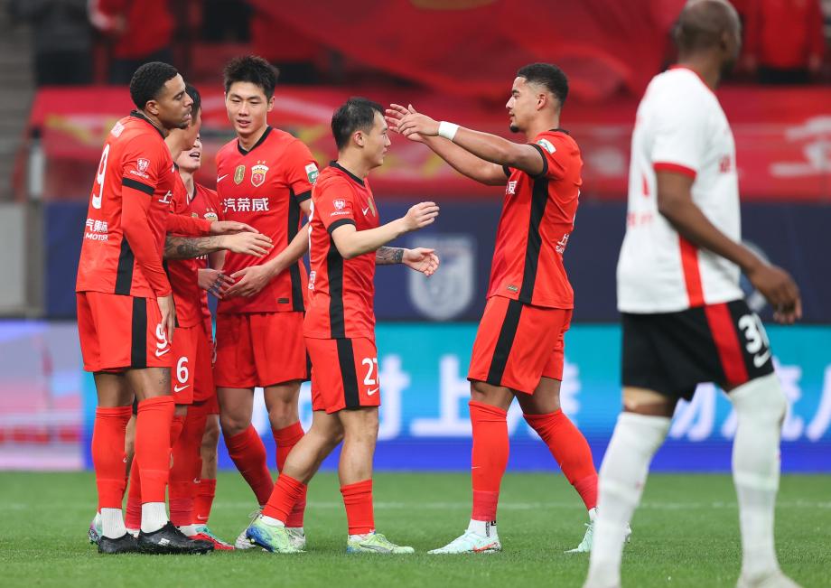 莱昂纳多造2球冯劲破门 海港2-0亚泰迎两连胜