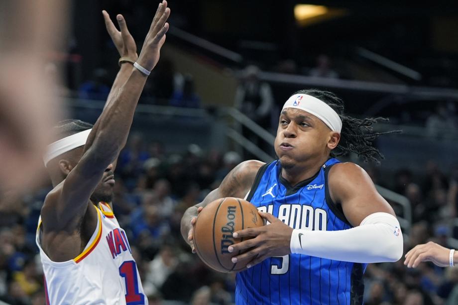 库里狂轰56分命中12记三分 勇士擒魔术取5连胜